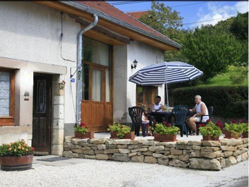 Gite Des 3 Hiboux Mondon Exterior photo